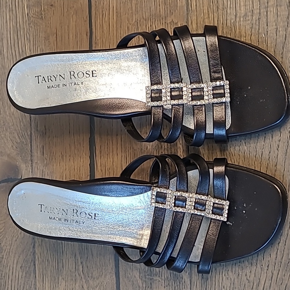 Taryn Rose shoe, made in Italy